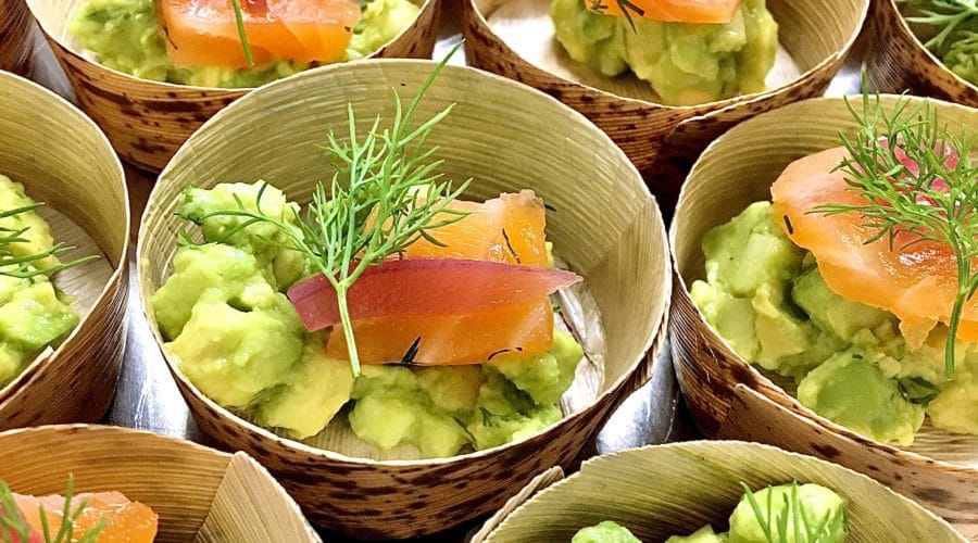 Gravlax de saumon,avocat et mikado de granny smith